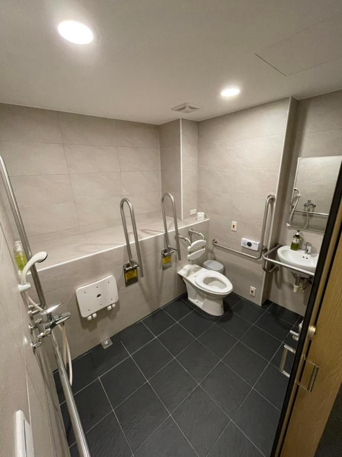 Fun Inn Taipei Hostel מראה חיצוני תמונה