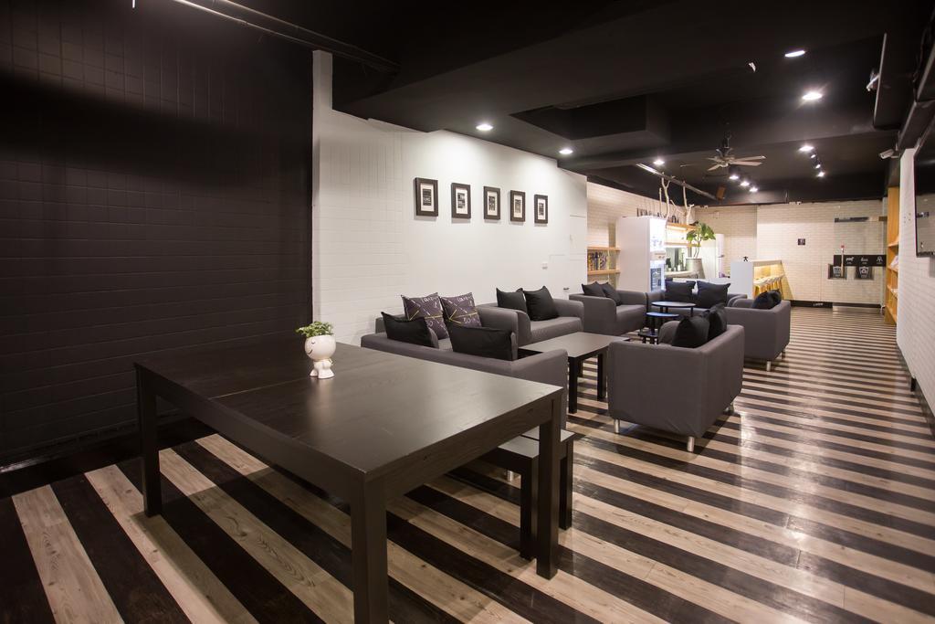 Fun Inn Taipei Hostel מראה חיצוני תמונה