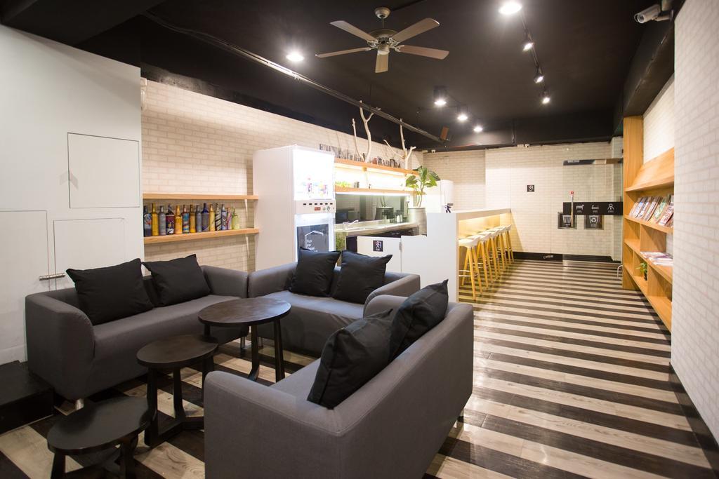 Fun Inn Taipei Hostel מראה חיצוני תמונה