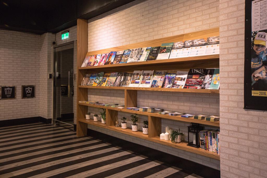 Fun Inn Taipei Hostel מראה חיצוני תמונה