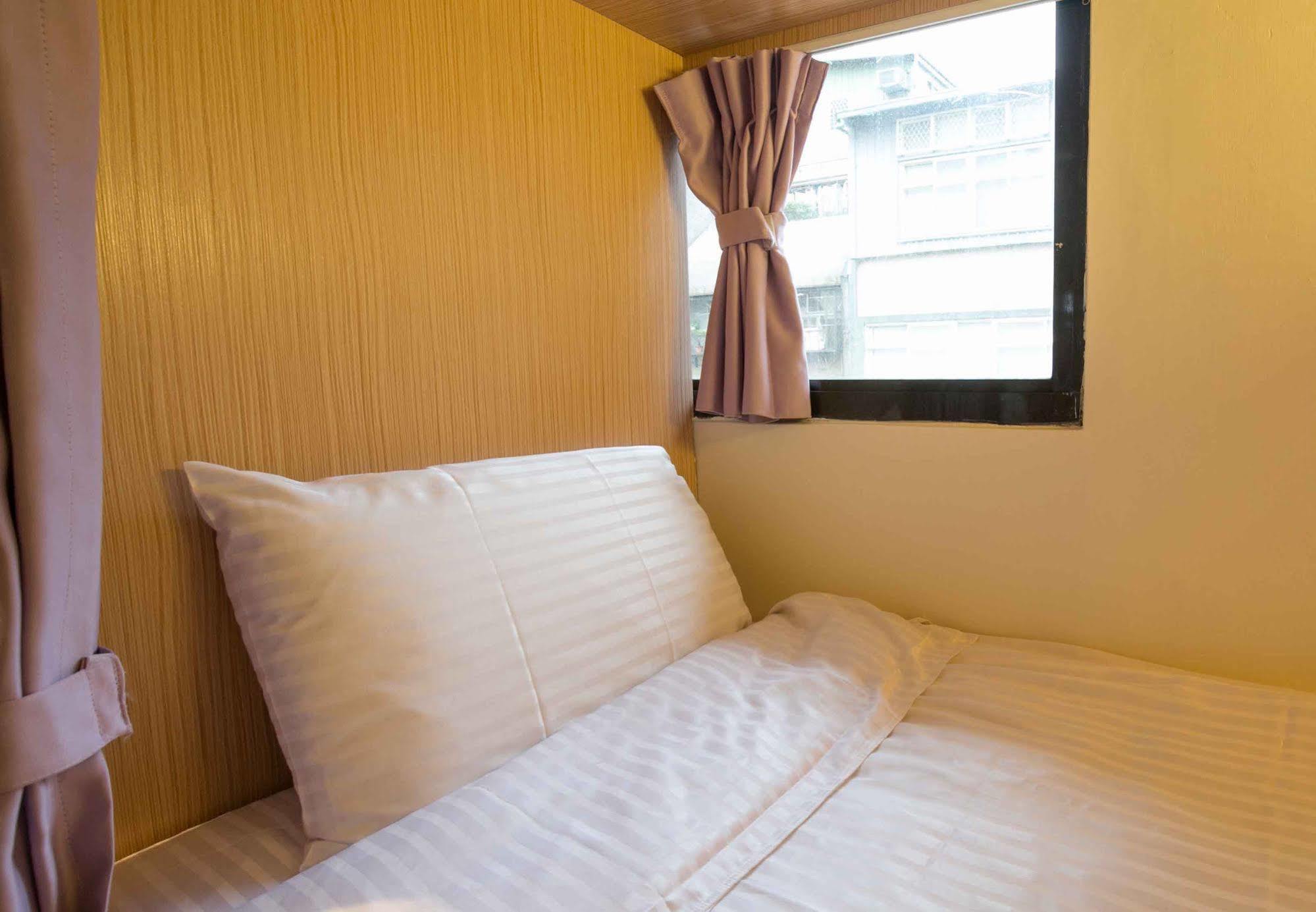 Fun Inn Taipei Hostel מראה חיצוני תמונה