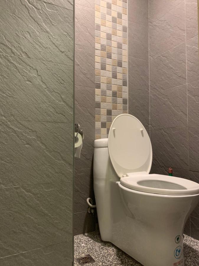 Fun Inn Taipei Hostel מראה חיצוני תמונה